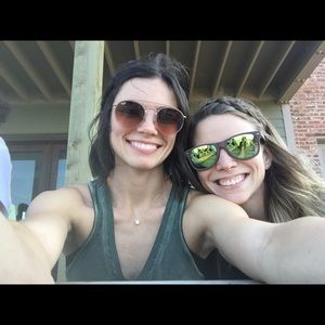 Meet your Posher, Brooke